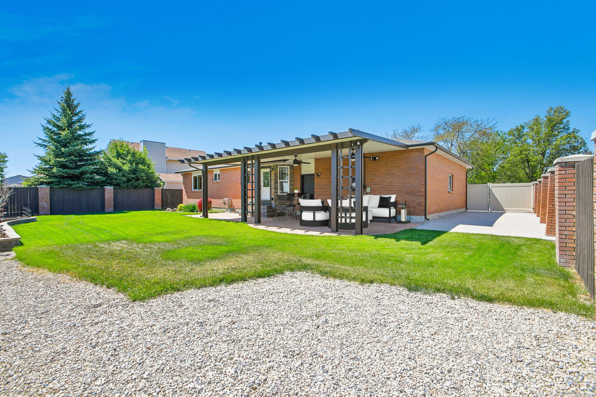 COUNTRY ESTA - Residential