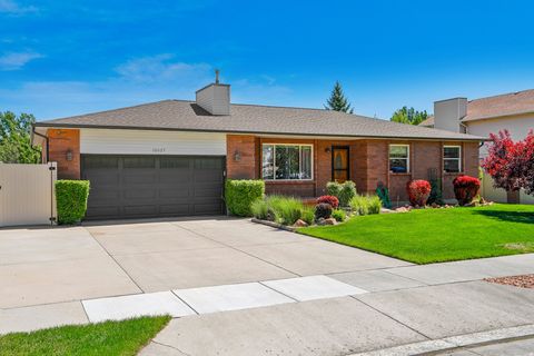 Photo of 10027 S BIRNAM WOODS WAY, South Jordan, UT 84009 (MLS # 2157896)