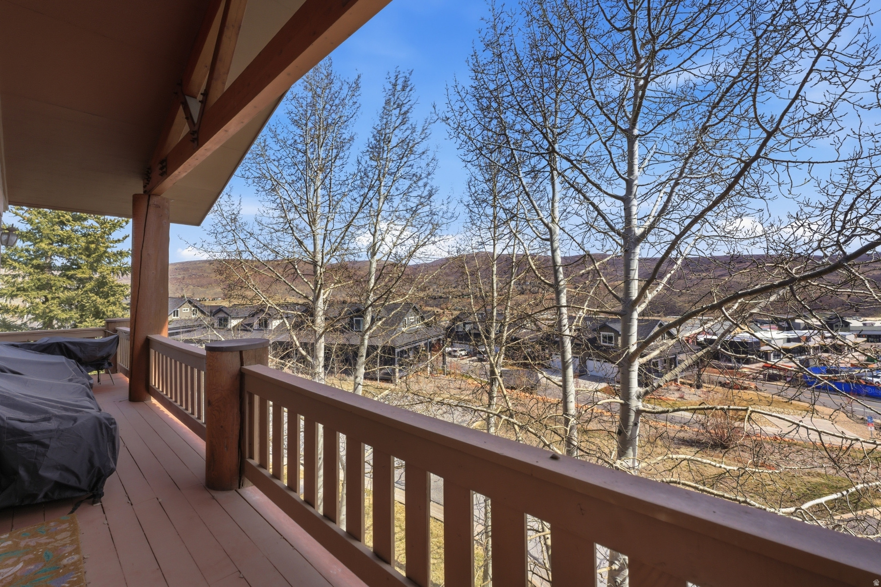 PINEBROOK POINTE CON - Residential