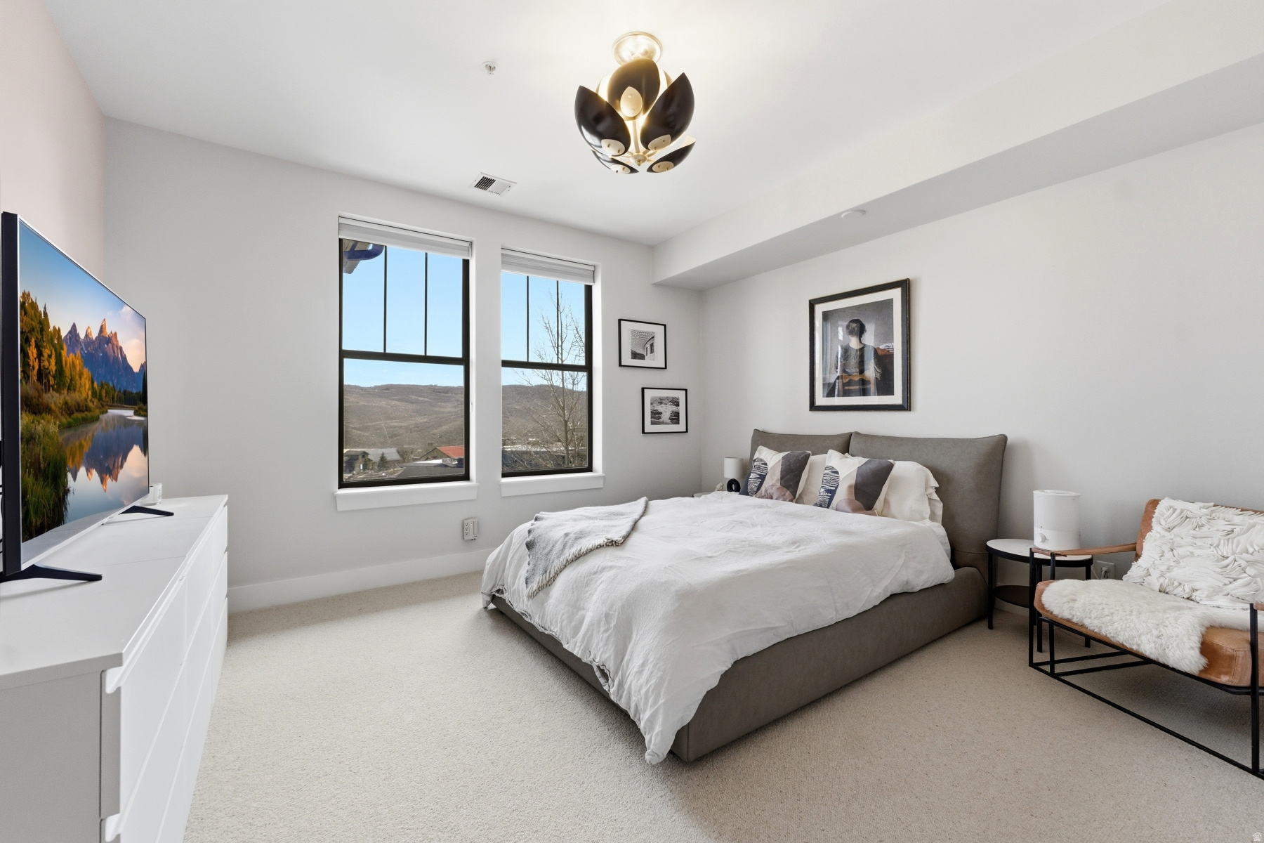 PINEBROOK POINTE CON - Residential