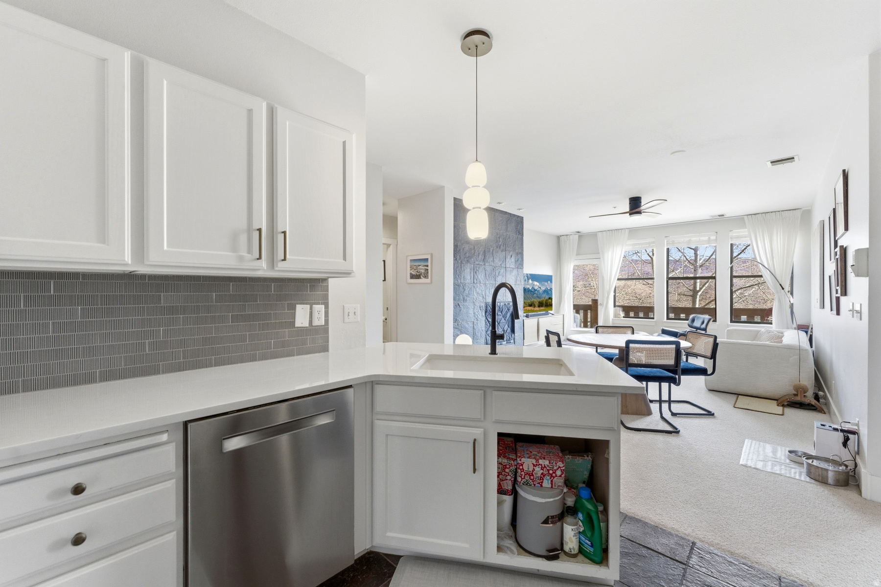 PINEBROOK POINTE CON - Residential