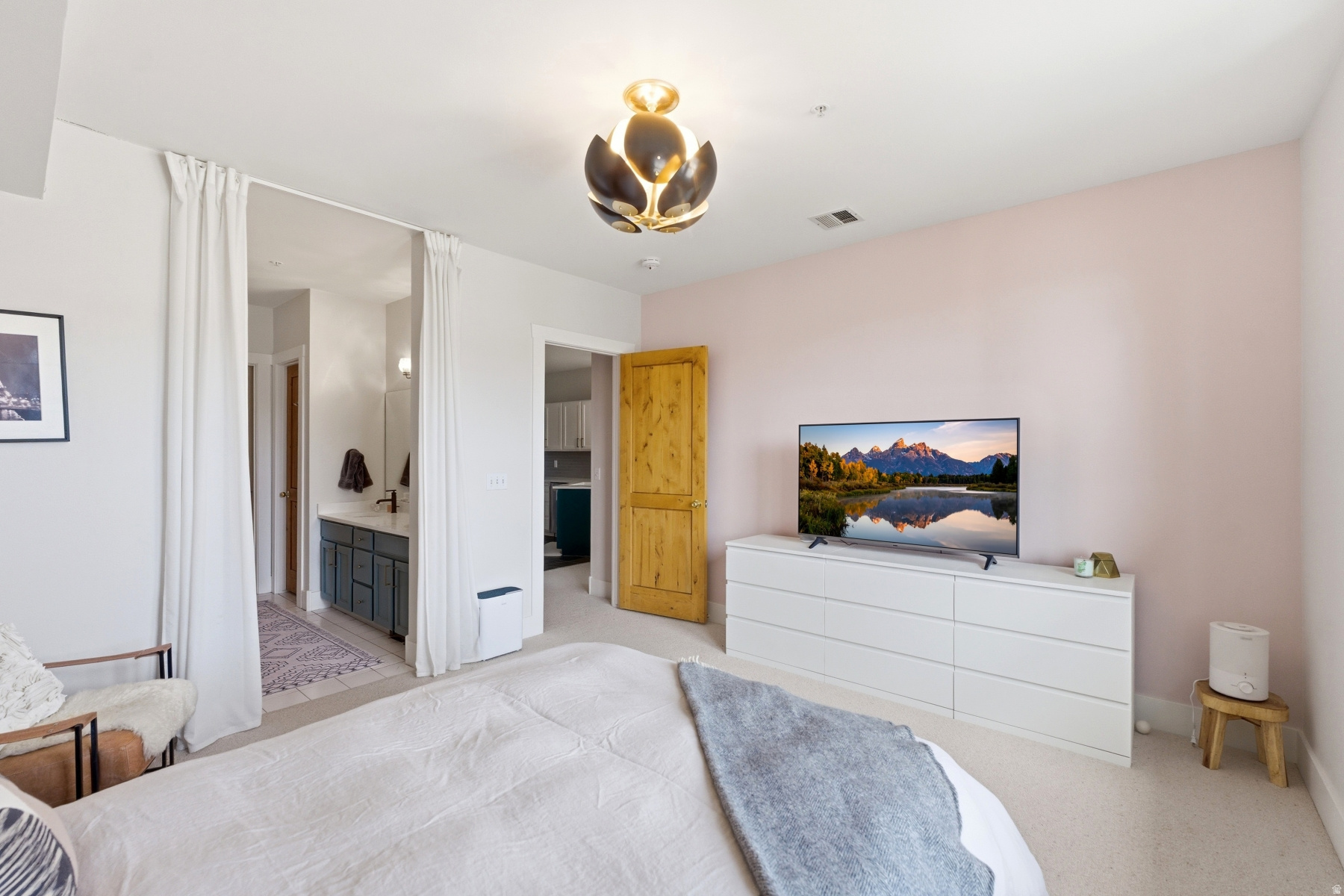 PINEBROOK POINTE CON - Residential