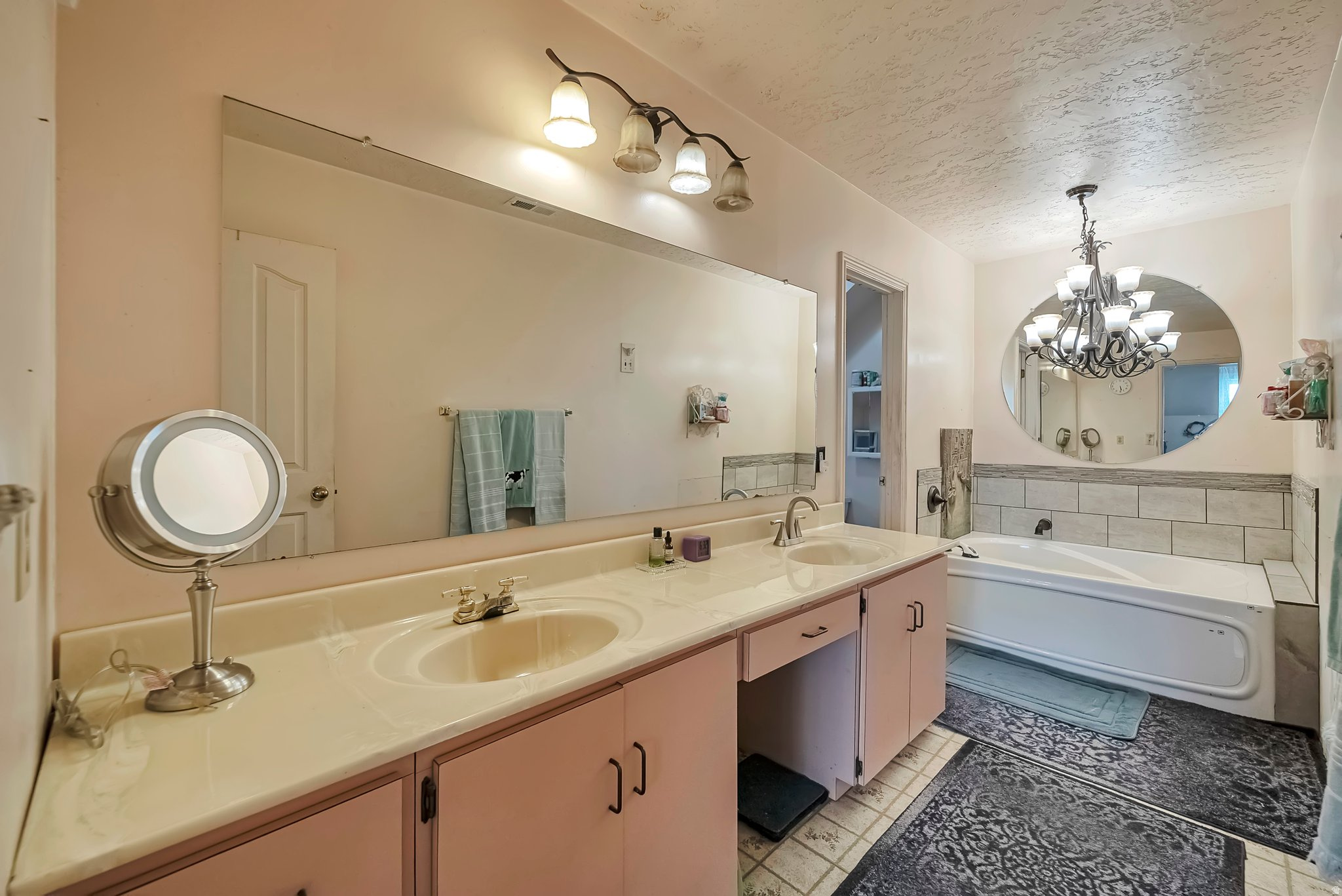 JORDAN HILLS - Residential