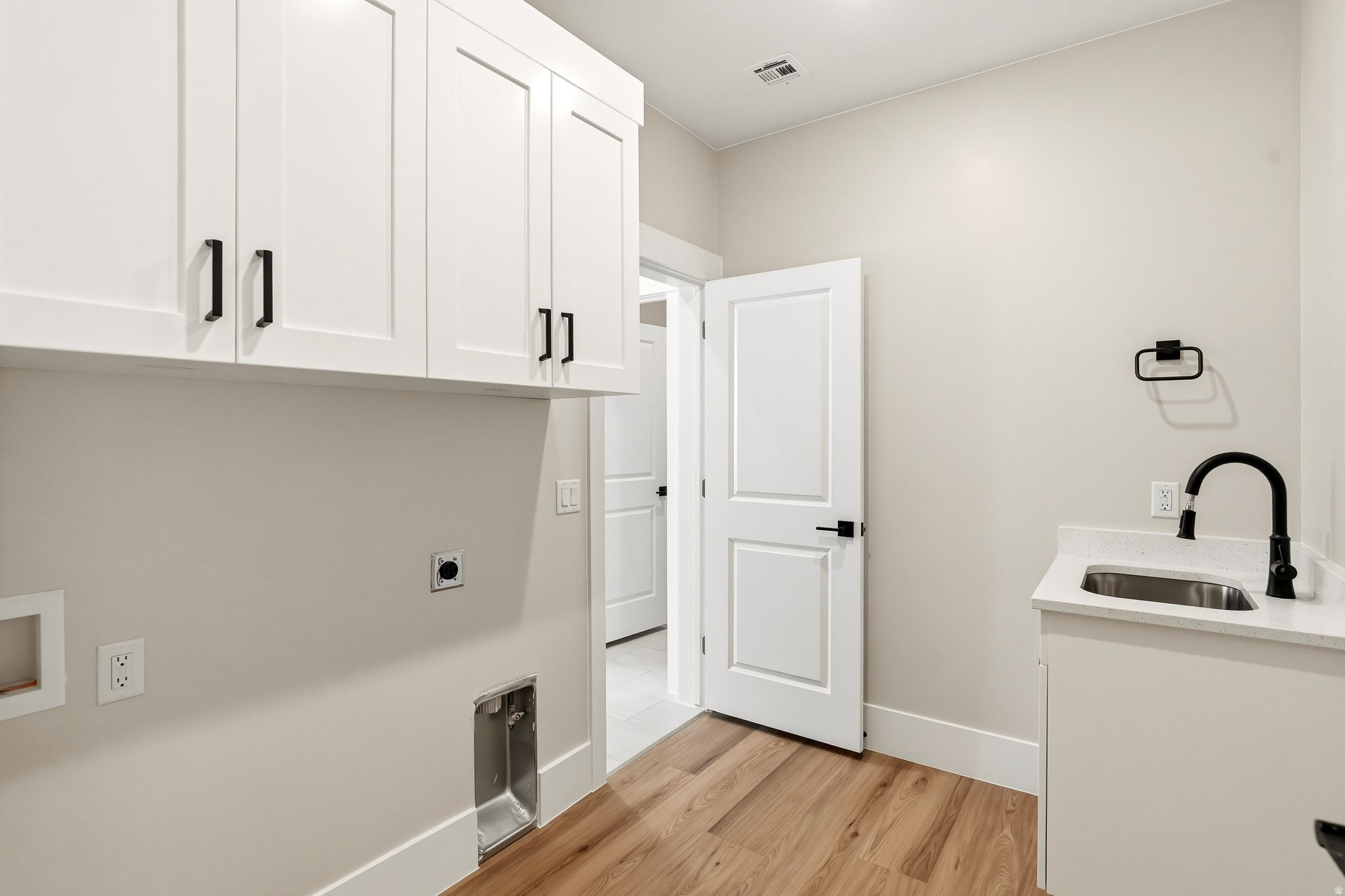 IRON WEST - Residential