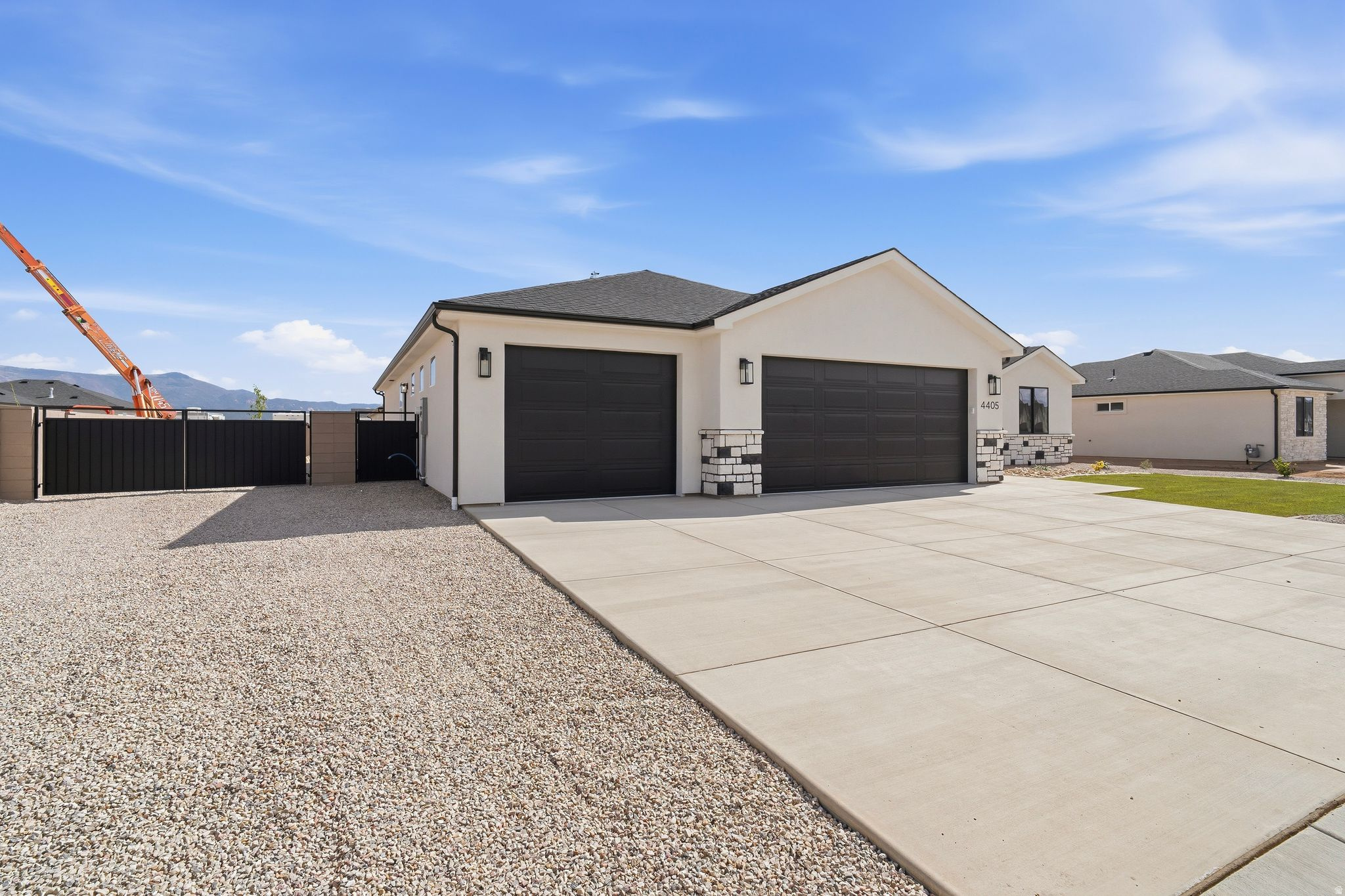 IRON WEST - Residential