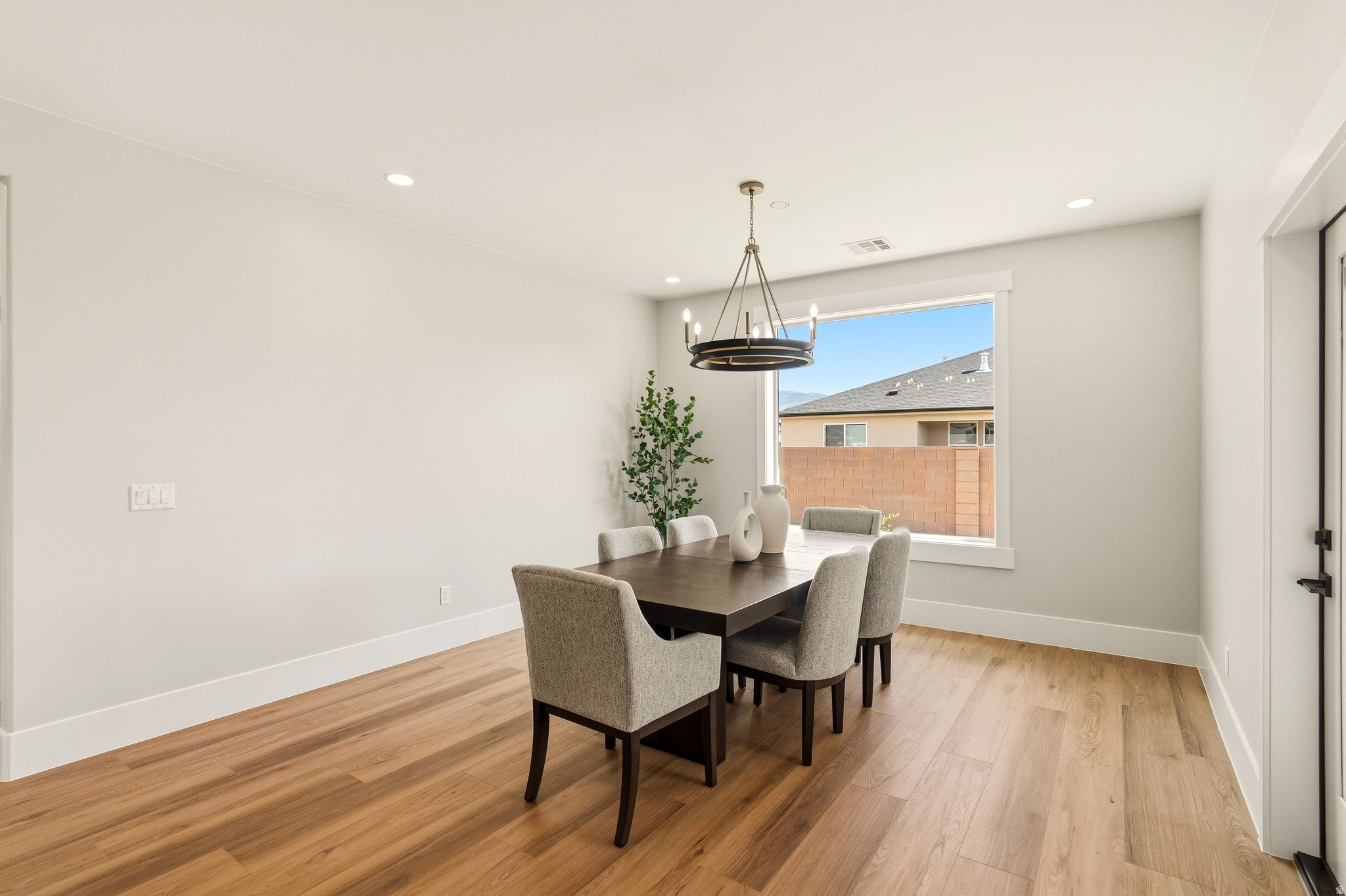 IRON WEST - Residential