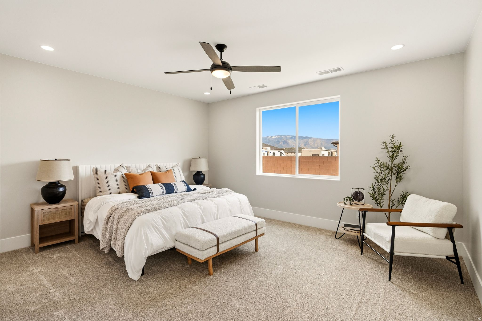 IRON WEST - Residential