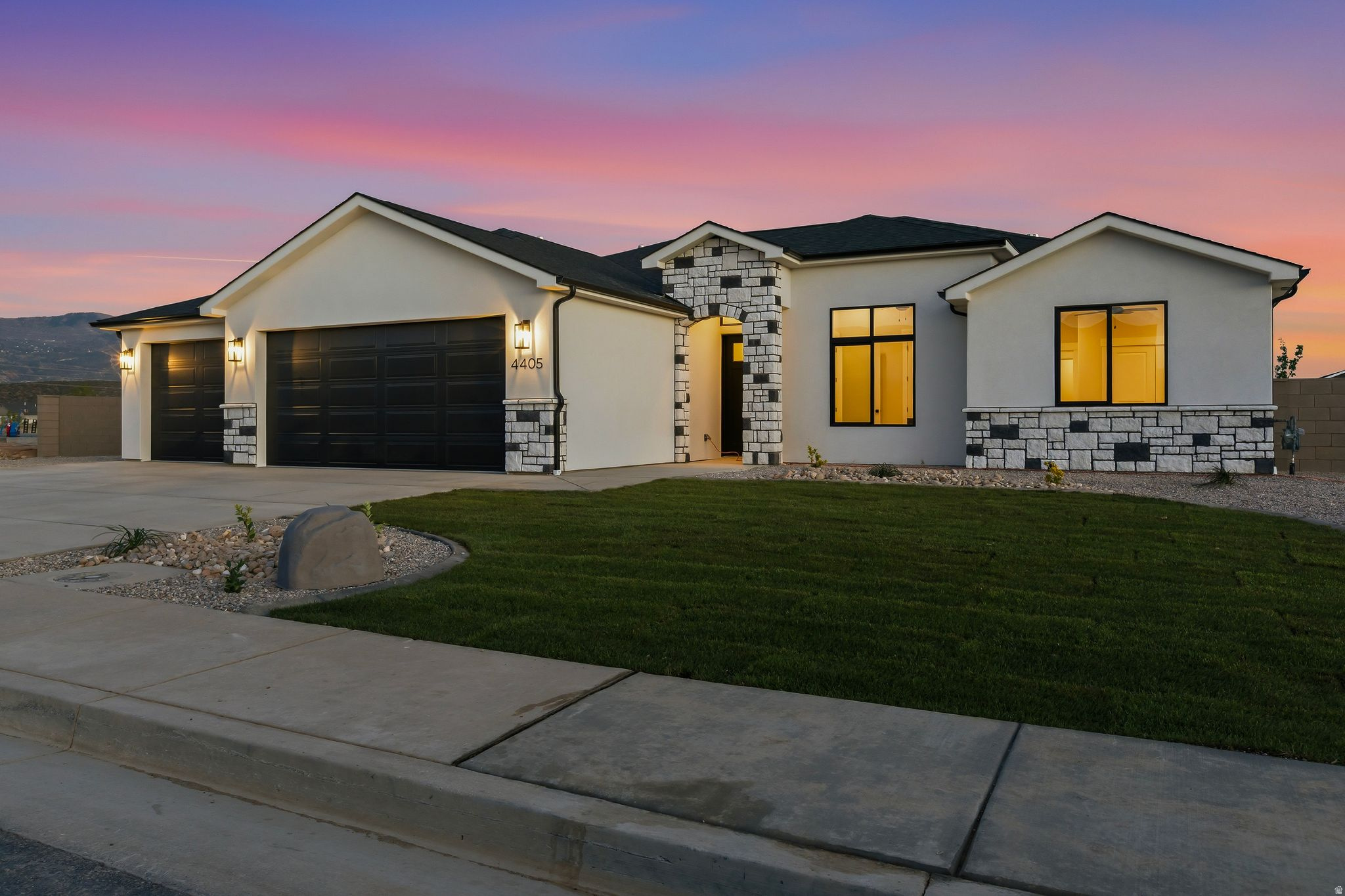 IRON WEST - Residential