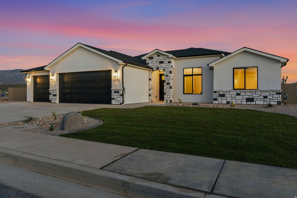 Photo of 4405 W 150 N, Cedar City, UT 84720 (MLS # 2156076)