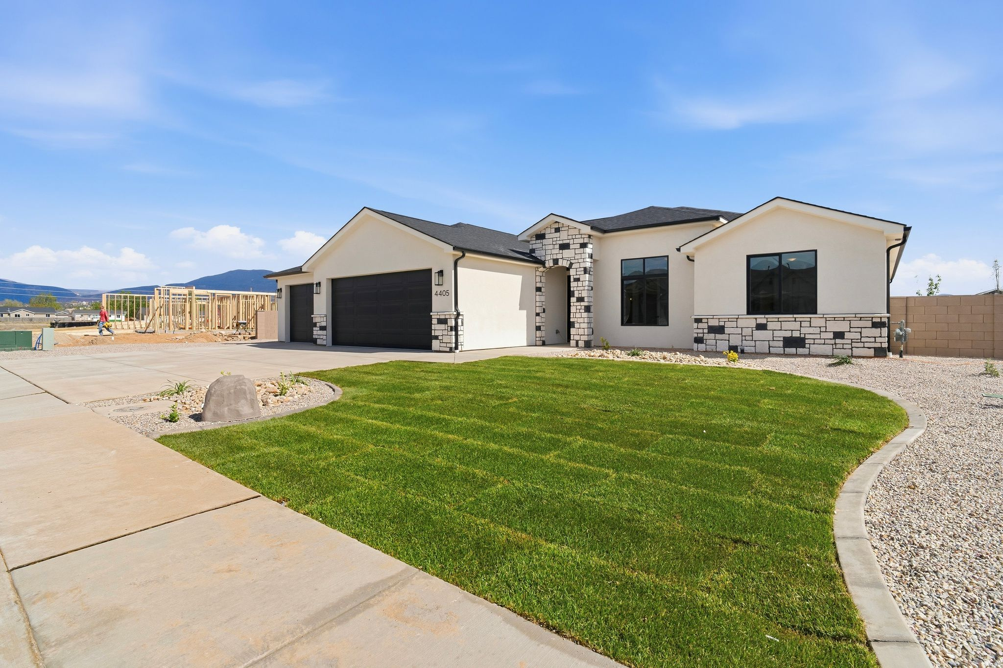 IRON WEST - Residential
