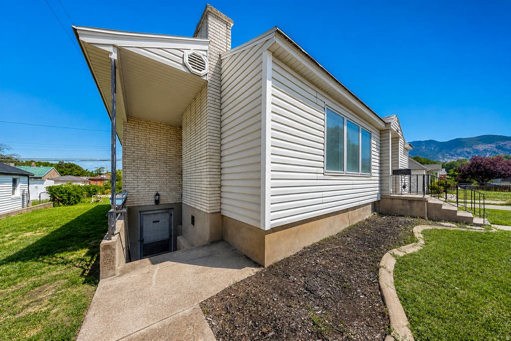 Photo of 718 E 9TH ST S, Ogden, UT 84404 (MLS # 2176524)