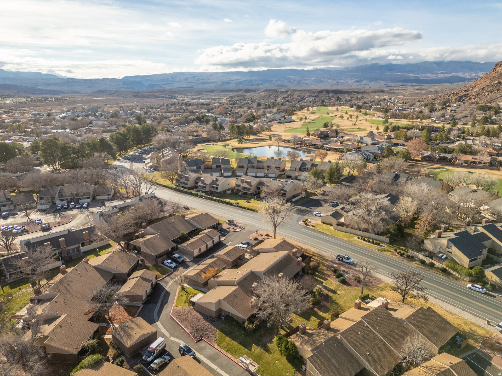 BLOOMINGTON COUNTRY CLUB 3-2 - Residential