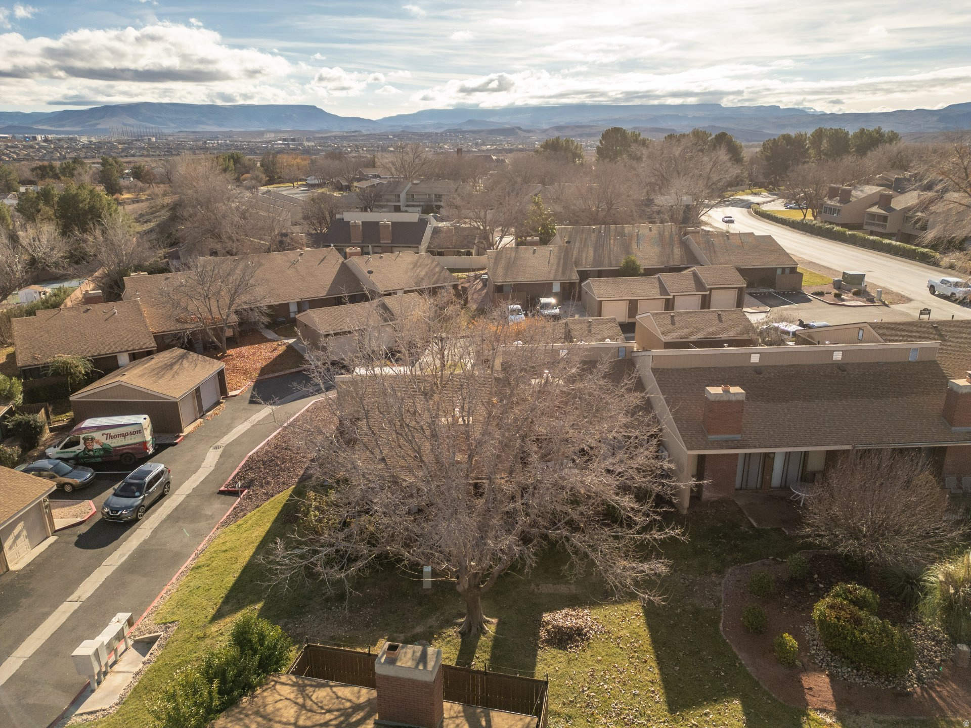 BLOOMINGTON COUNTRY CLUB 3-2 - Residential