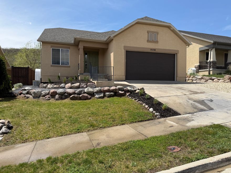 Great move-in ready home in the Suncrest area, new counter tops, new appliances, and freshly installed back yard. Owner/Broker - SEE PRIVATE LISTING AGENT REMARKS - THANKS