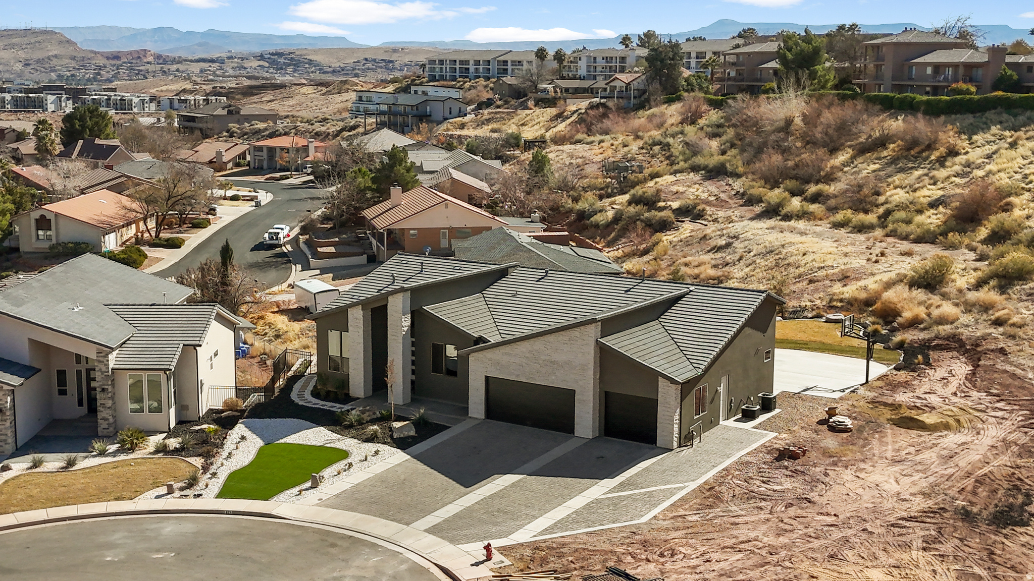 OVERLOOK AT GREEN VALLEY - Residential