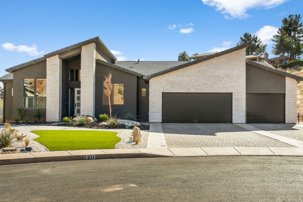 Photo of 1871 W 740 SOUTH CIR S, Saint George, UT 84770 (MLS # 2138824)