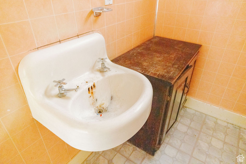 COLUMBIA SUB - Residential