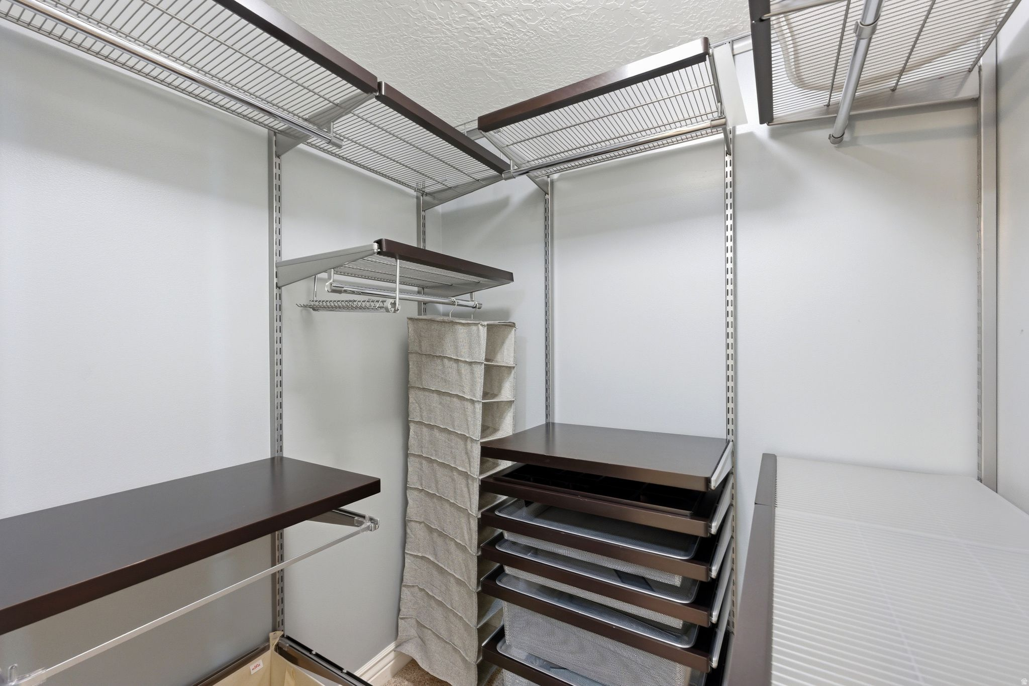 PRESIDENTIAL CLUB - Residential