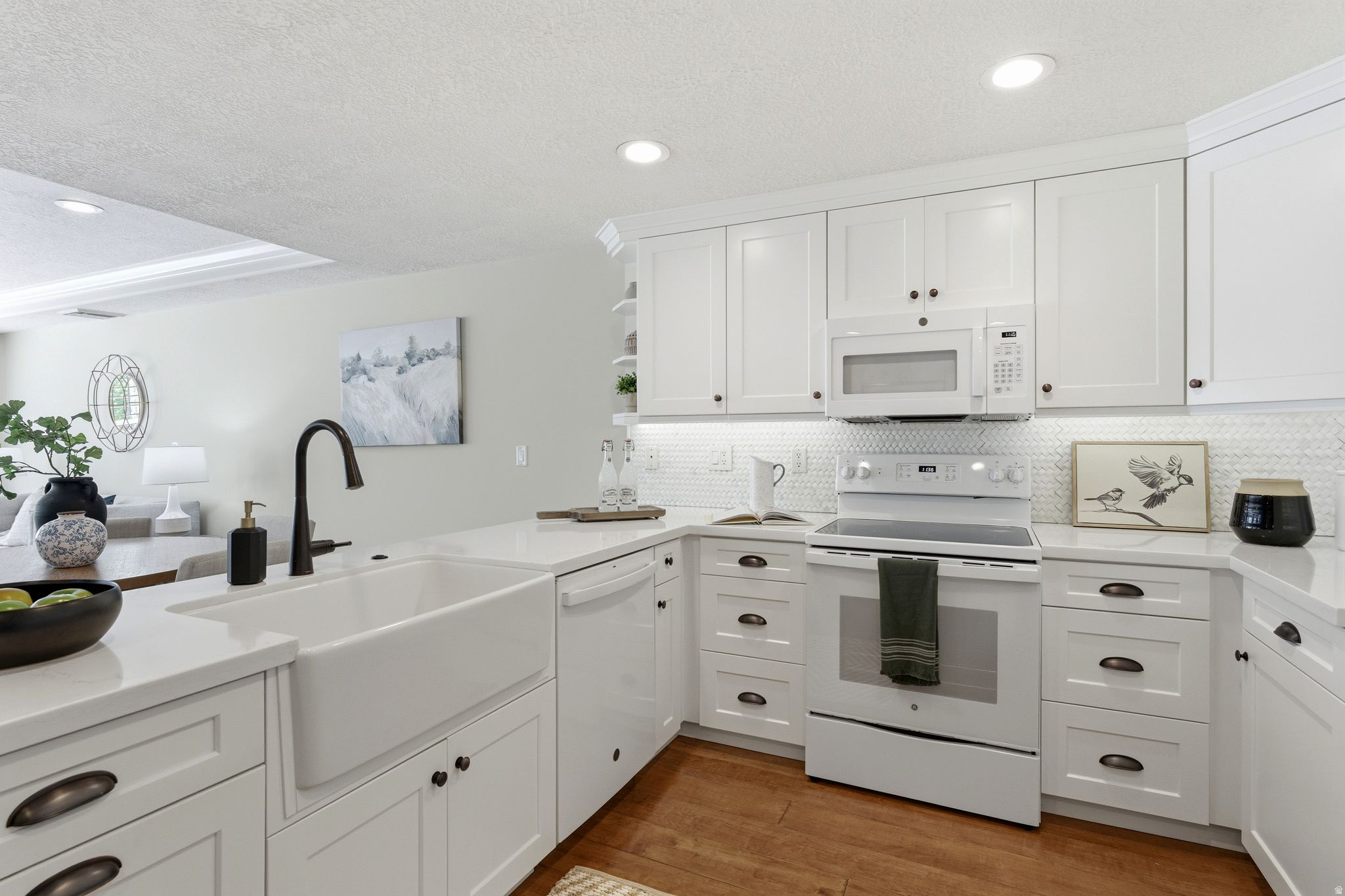 PRESIDENTIAL CLUB - Residential