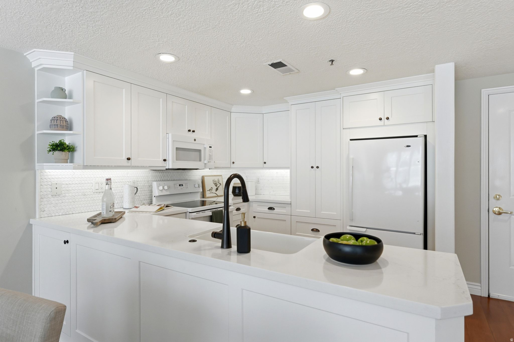 PRESIDENTIAL CLUB - Residential