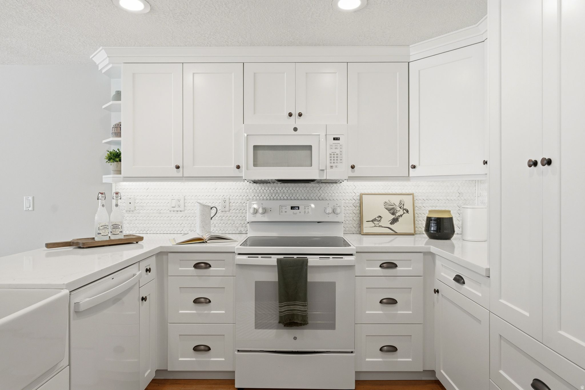 PRESIDENTIAL CLUB - Residential