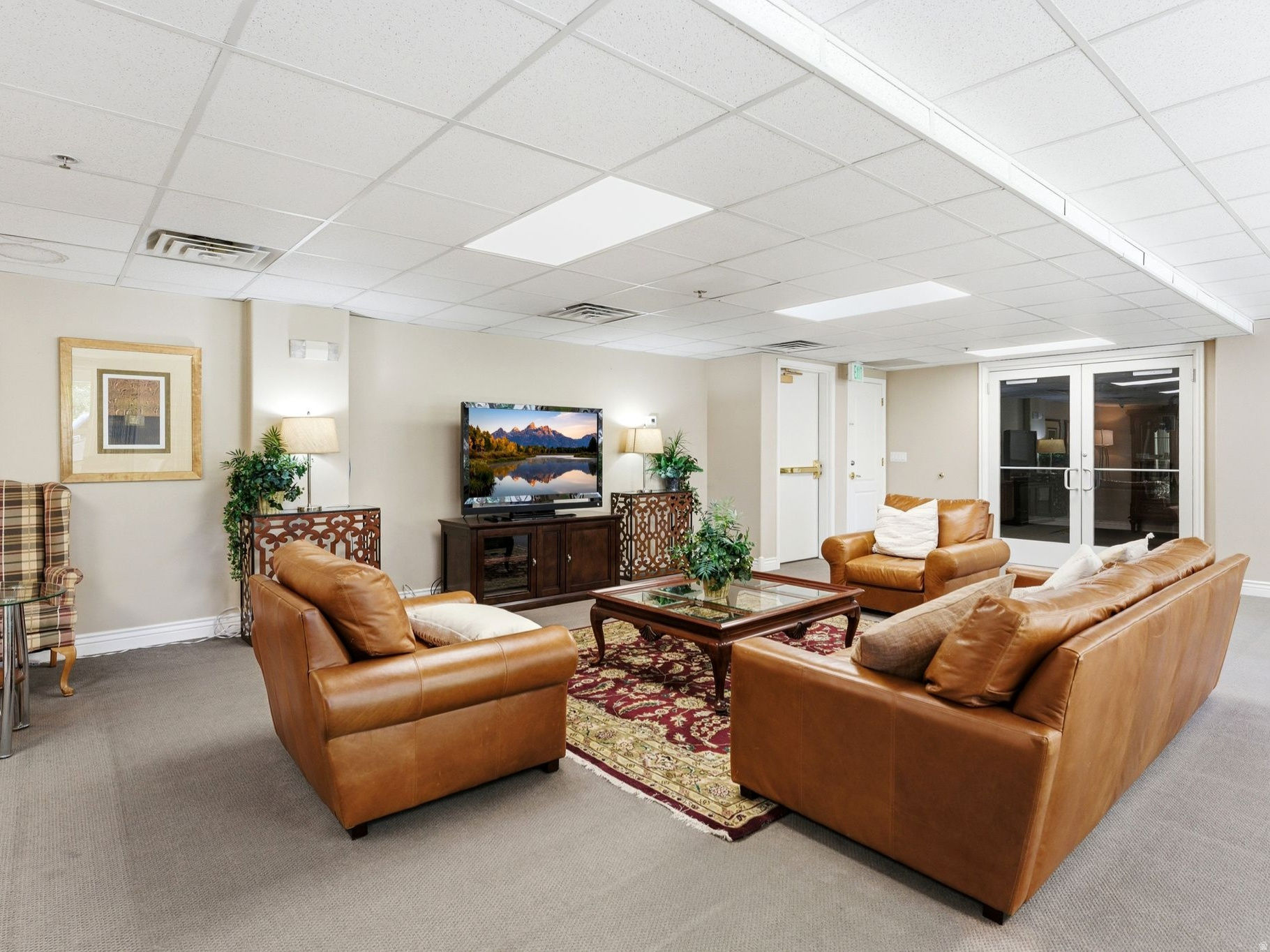 PRESIDENTIAL CLUB - Residential