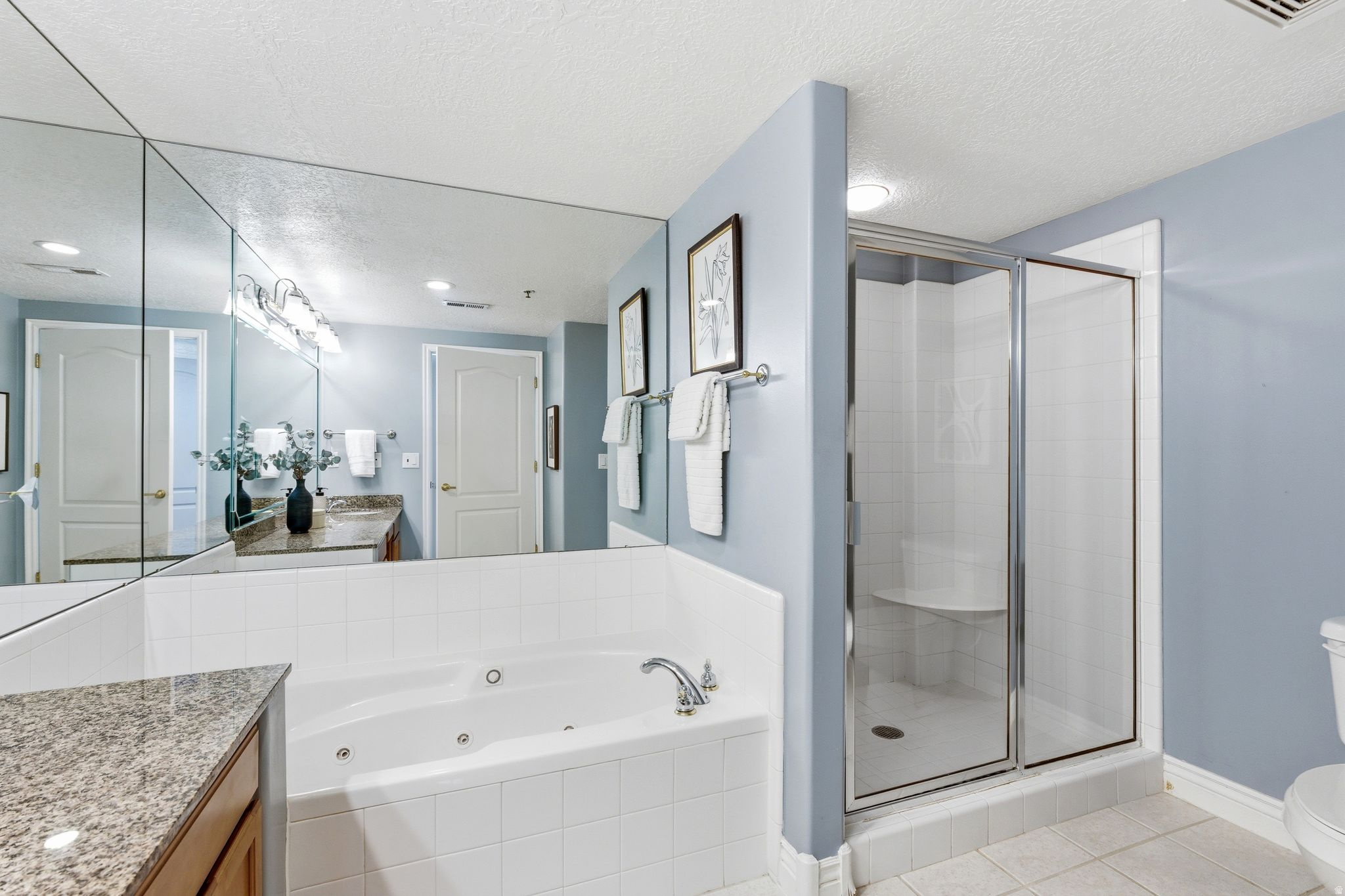 PRESIDENTIAL CLUB - Residential