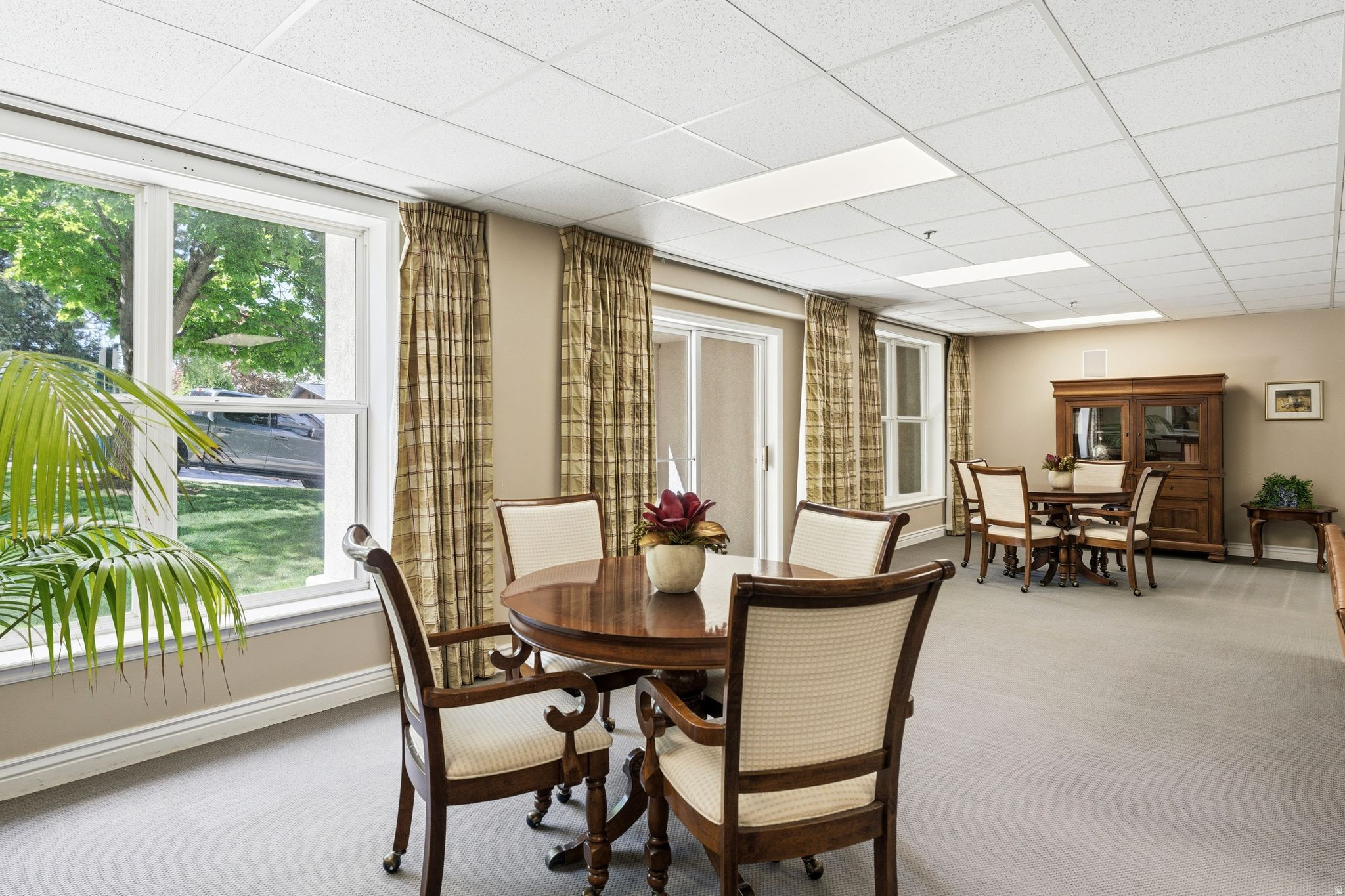 PRESIDENTIAL CLUB - Residential