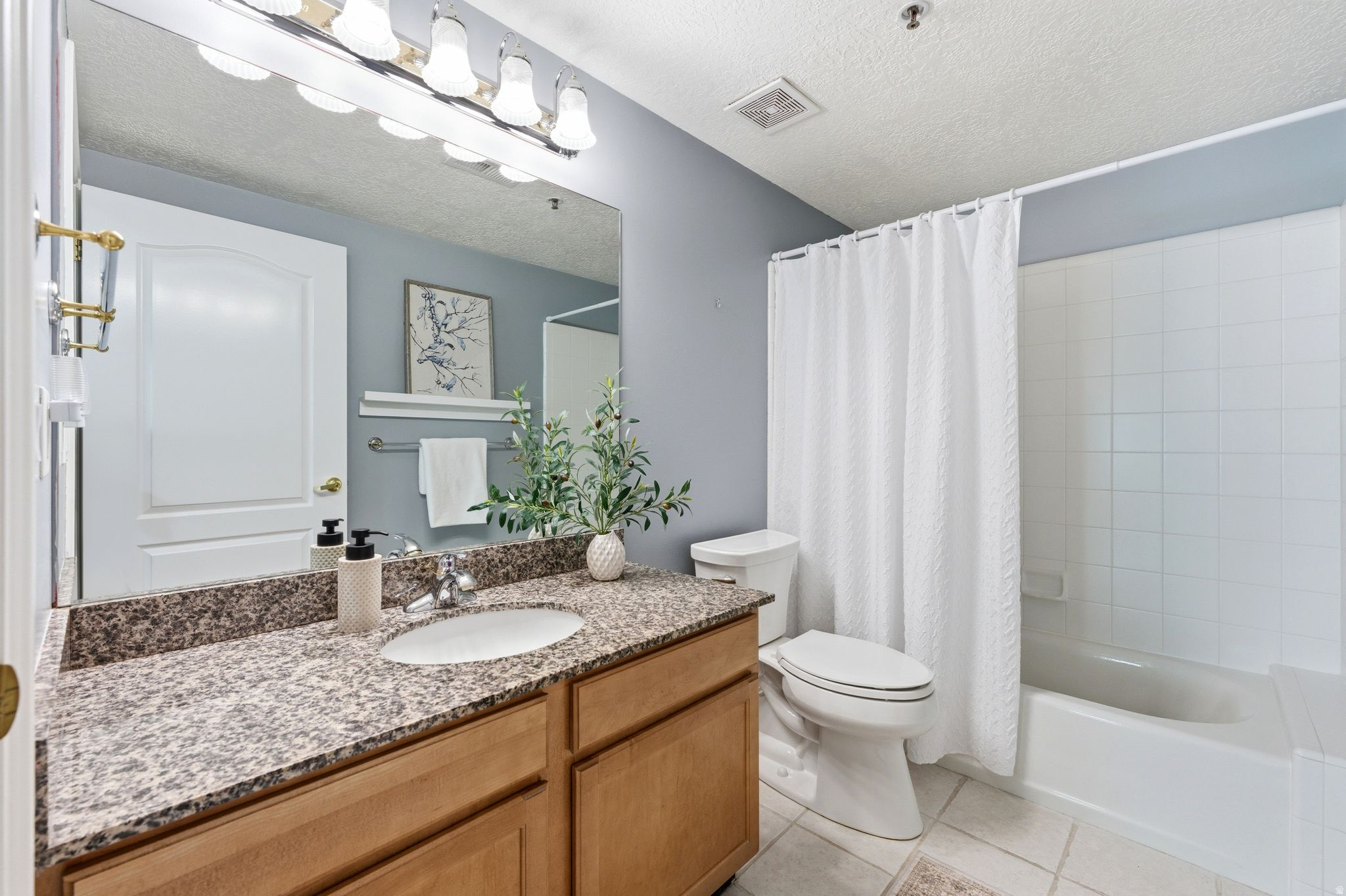 PRESIDENTIAL CLUB - Residential