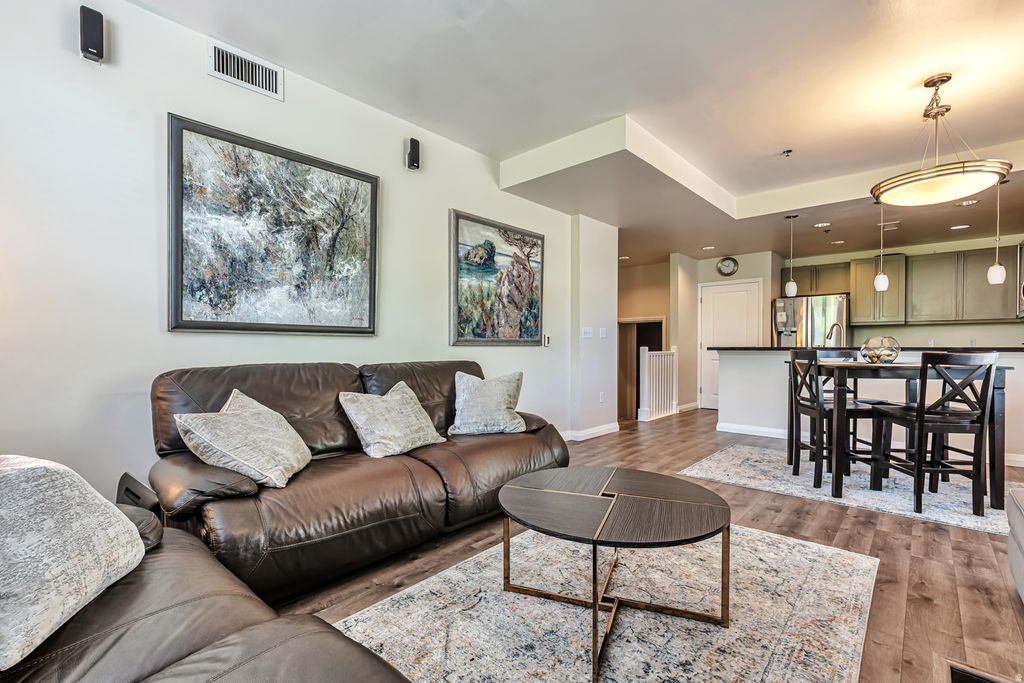 Photo of 350 S 200 E #200, Salt Lake City, UT 84111 (MLS # 2137842)