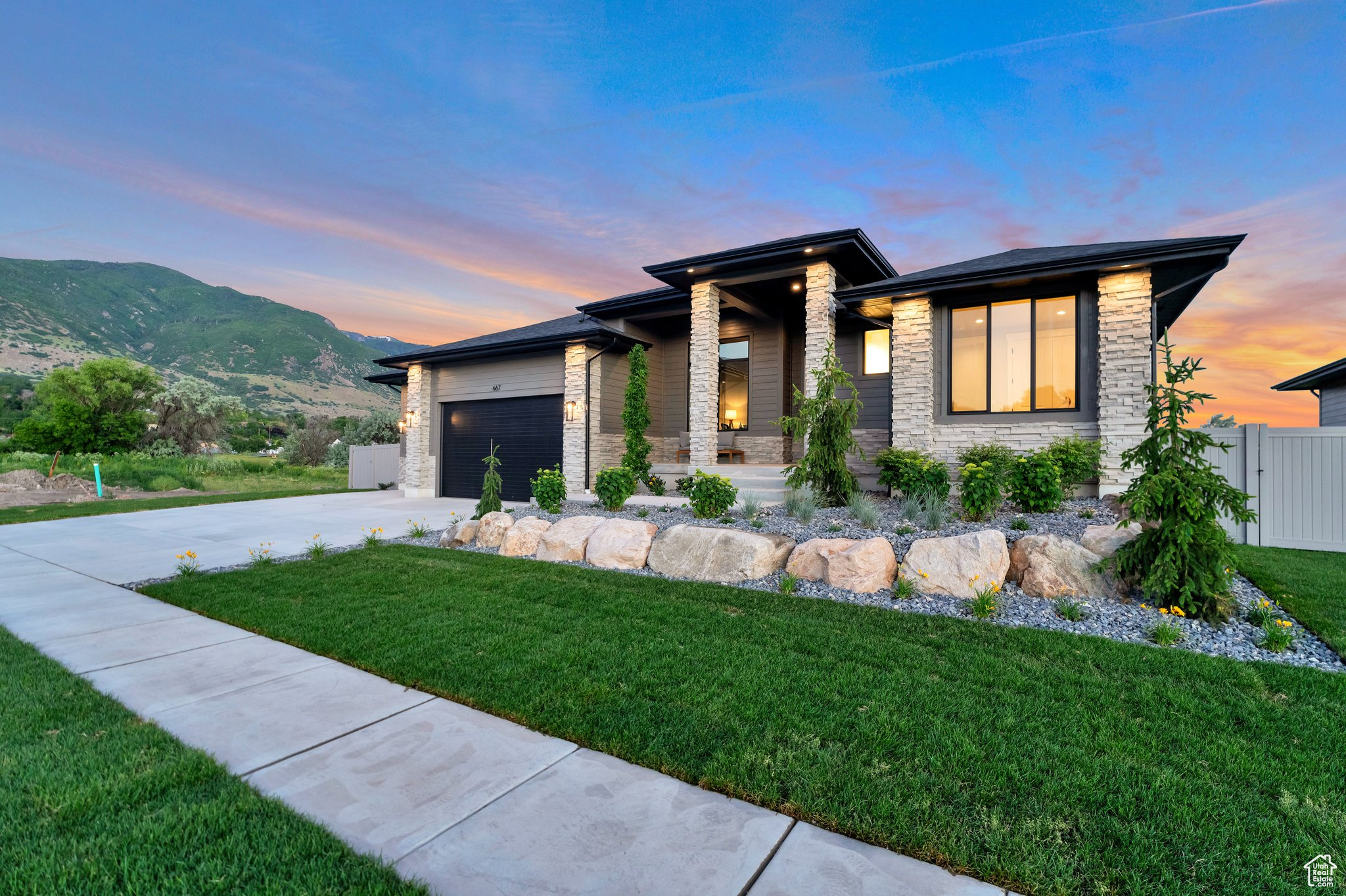 667 W Hidden Farm Dr, Farmington, Utah image 2