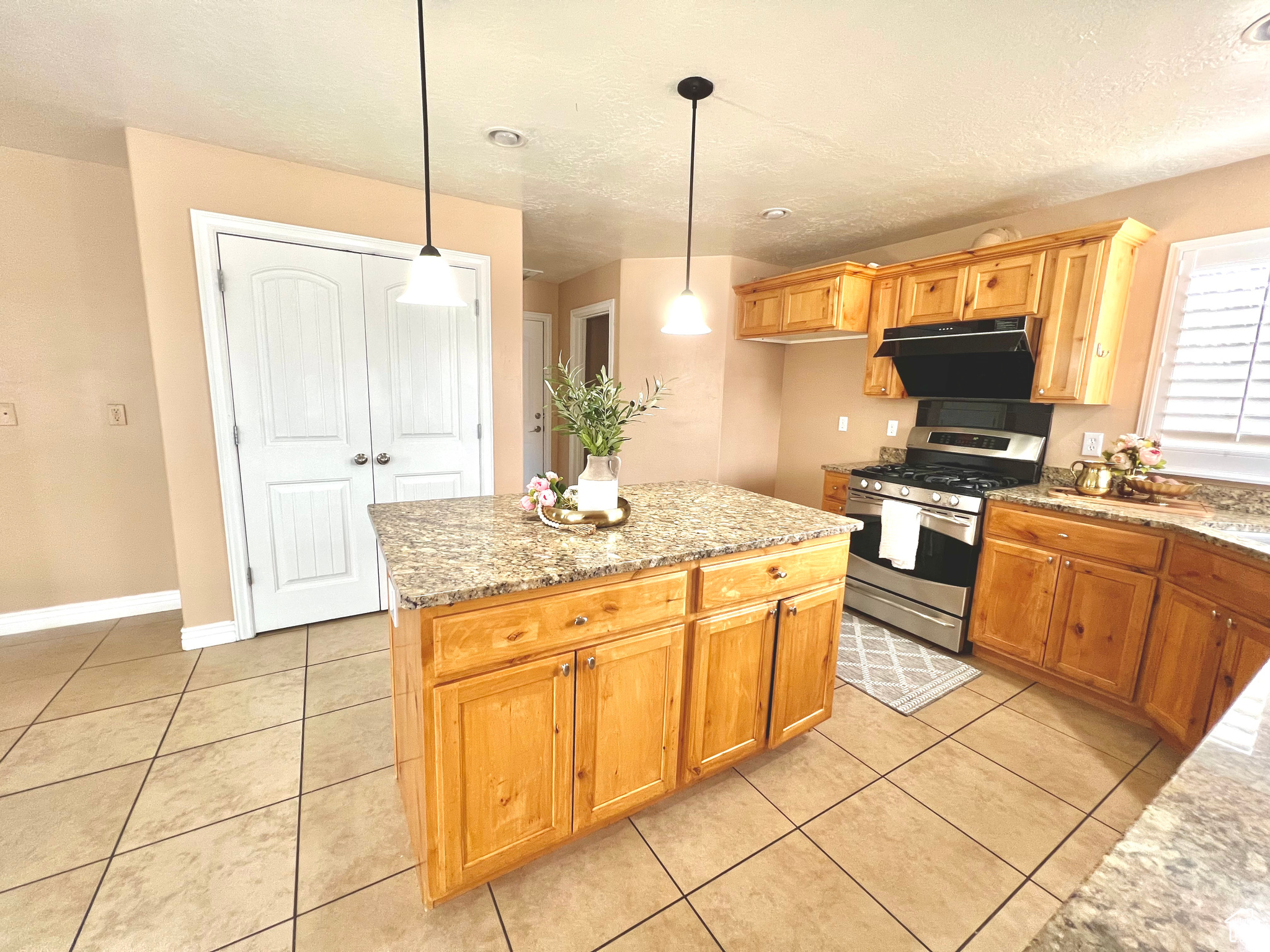 15 E 1100, Vernal, Utah image 6