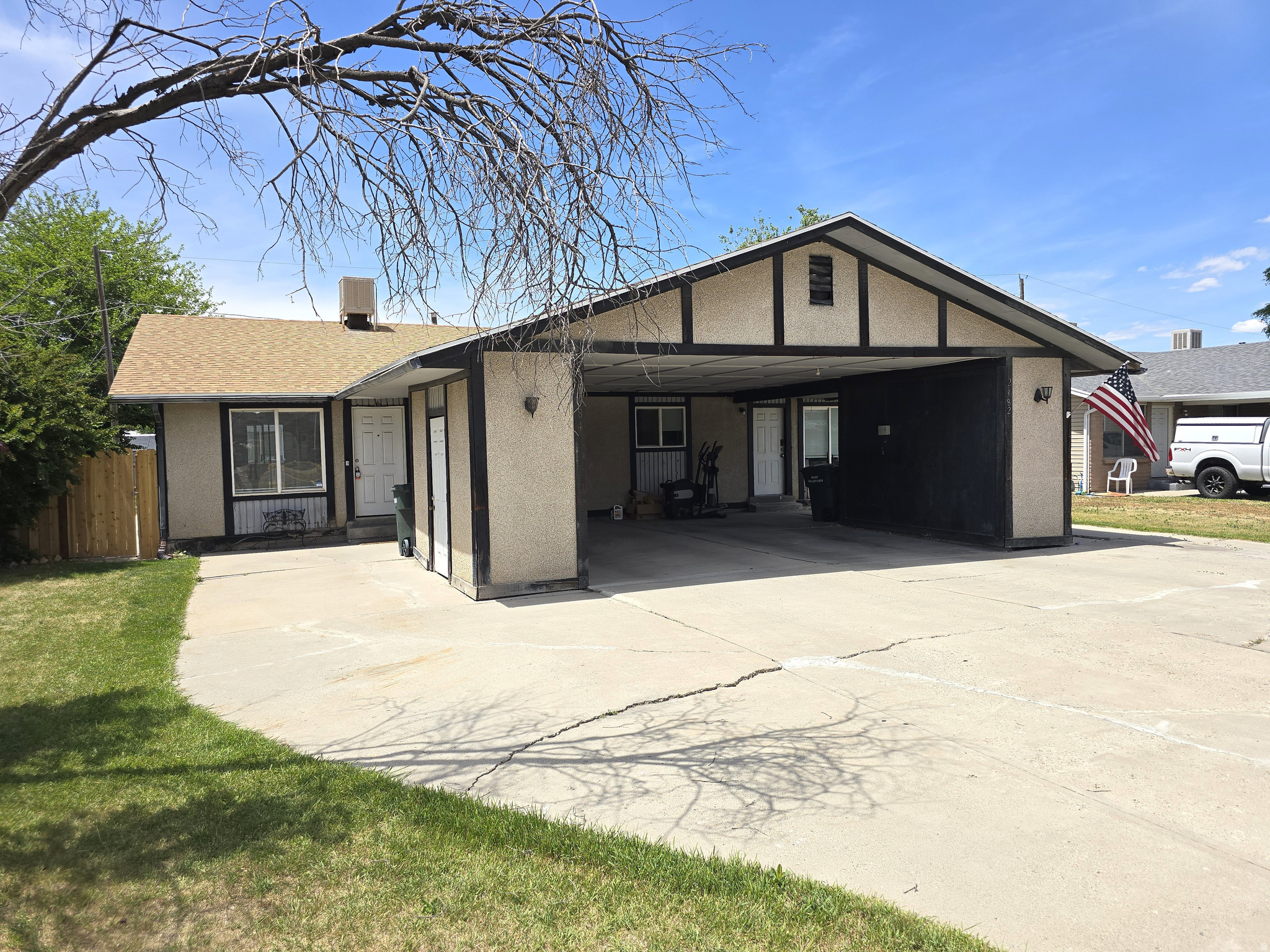 RIVERSIDE - Residential Income