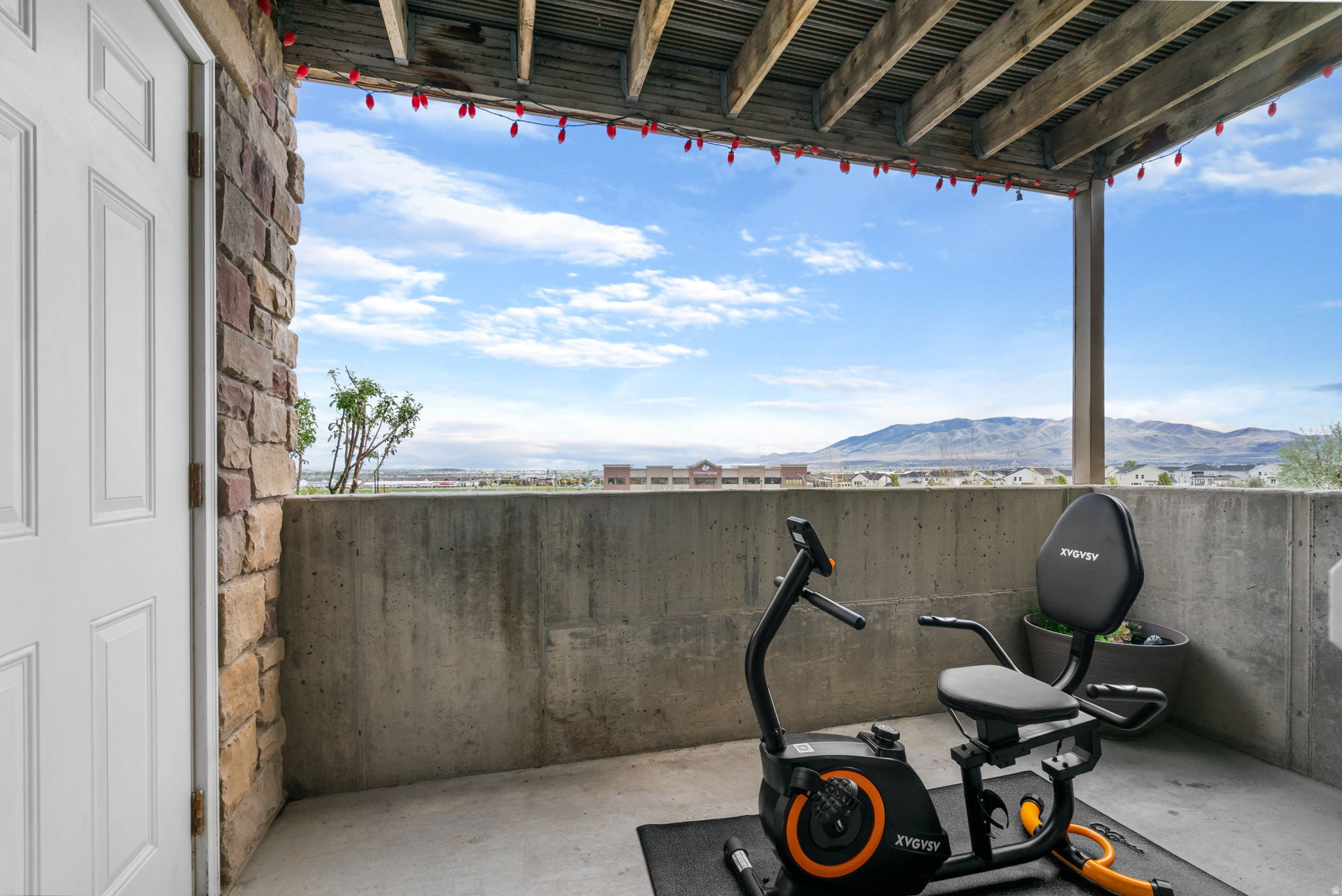 HILLCREST - Residential