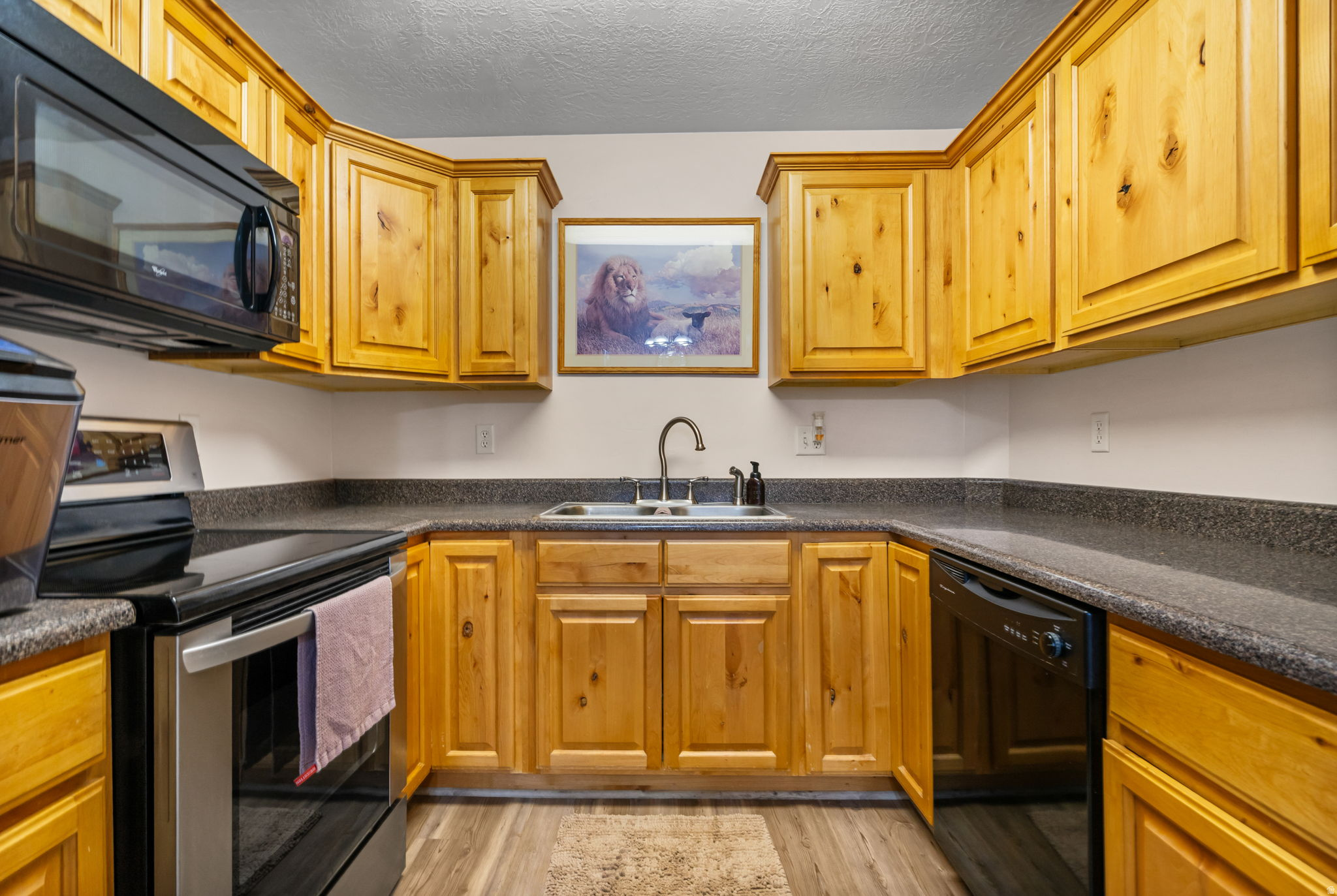 HILLCREST - Residential