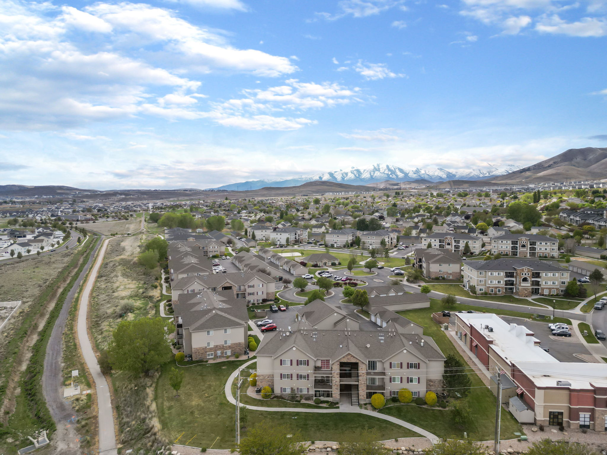 HILLCREST - Residential