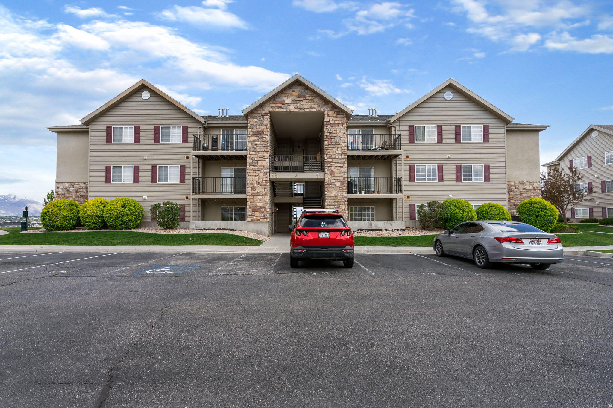 HILLCREST - Residential