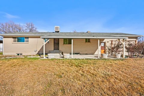 Tiny photo for 2303 W CYNTHIA ANN CIR, Riverton, UT 84065 (MLS # 2133604)