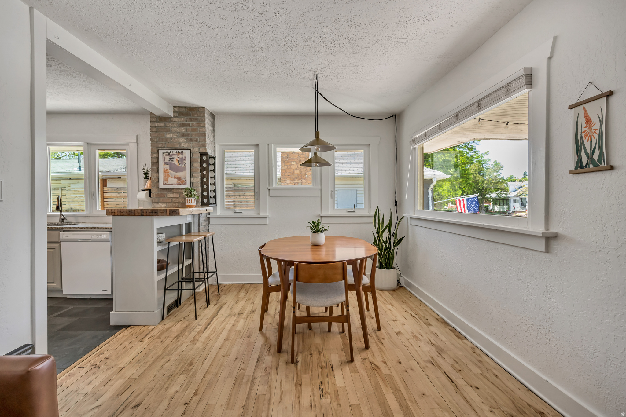 KENSINGTON - Residential