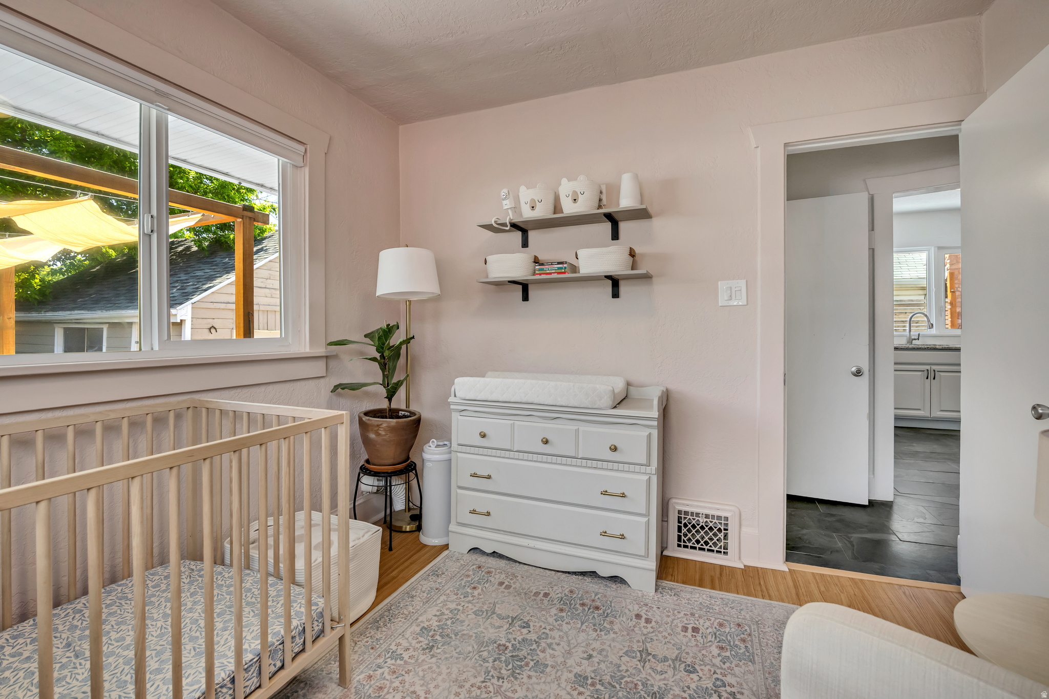 KENSINGTON - Residential