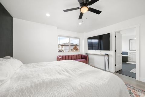 Tiny photo for 617 S MALORIE WAY, Ivins, UT 84738 (MLS # 2124594)