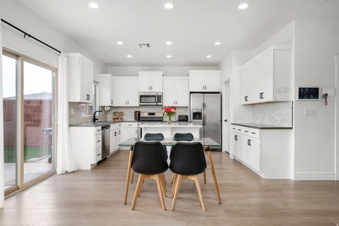 Tiny photo for 617 S MALORIE WAY, Ivins, UT 84738 (MLS # 2124594)