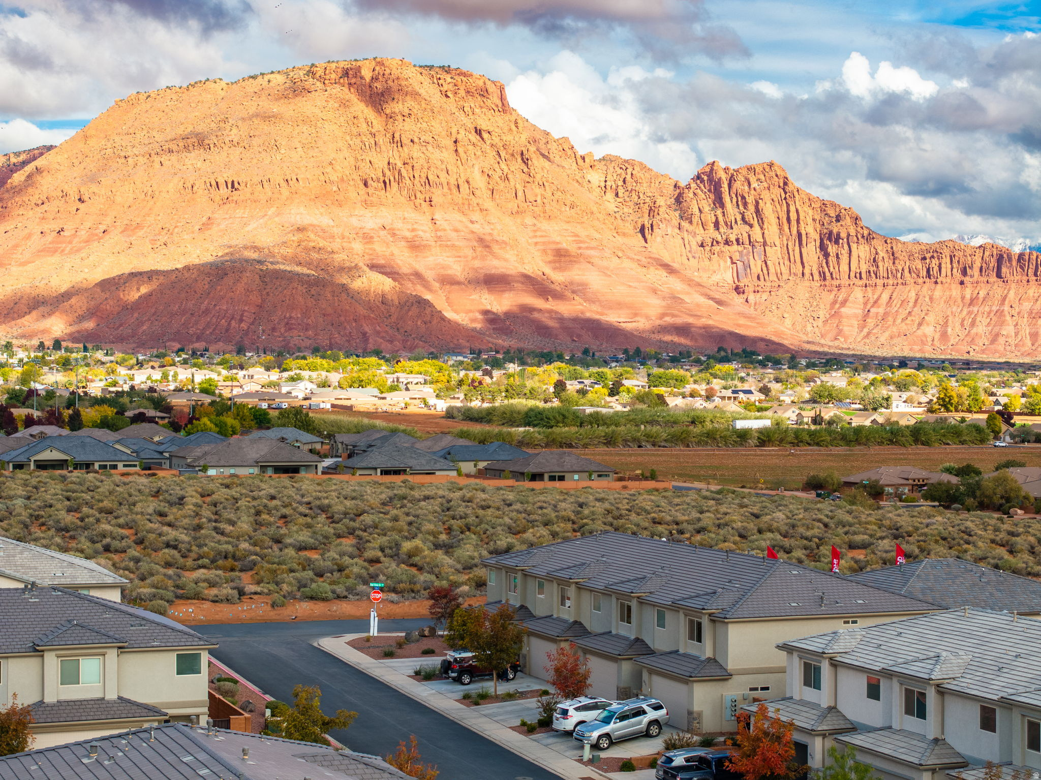 RED MOUNTAIN VISTAS TH - Residential