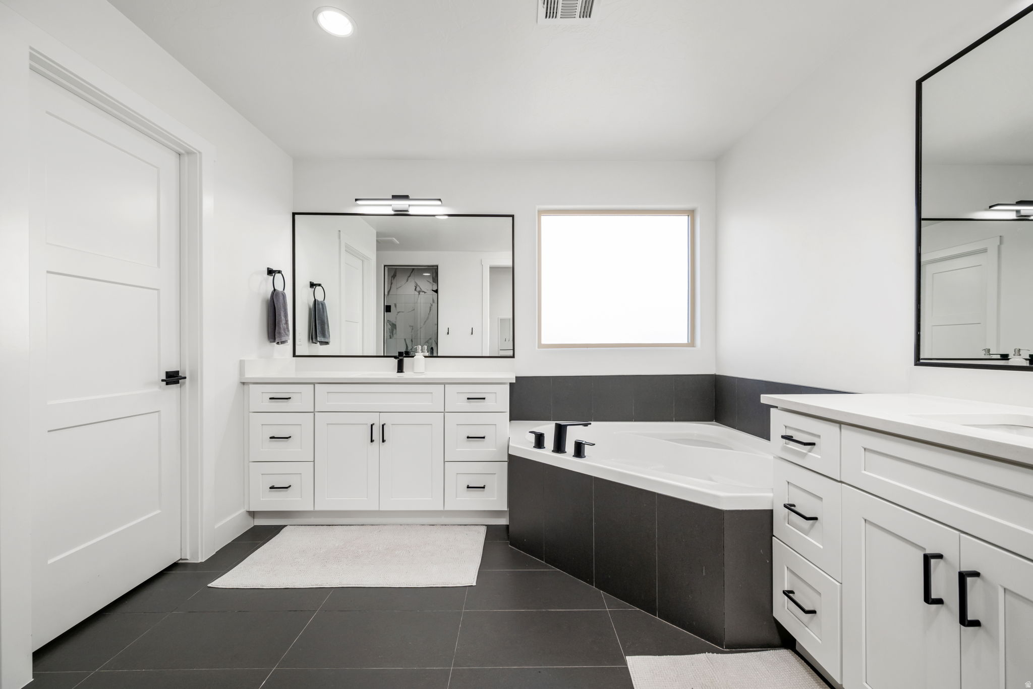 RED MOUNTAIN VISTAS TH - Residential