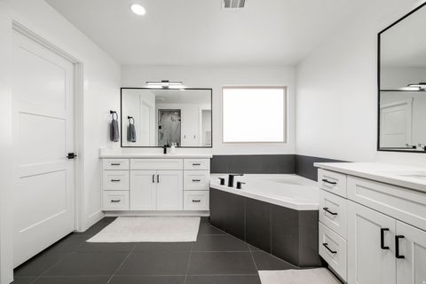 Tiny photo for 617 S MALORIE WAY, Ivins, UT 84738 (MLS # 2124594)