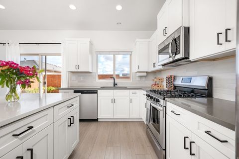 Tiny photo for 617 S MALORIE WAY, Ivins, UT 84738 (MLS # 2124594)