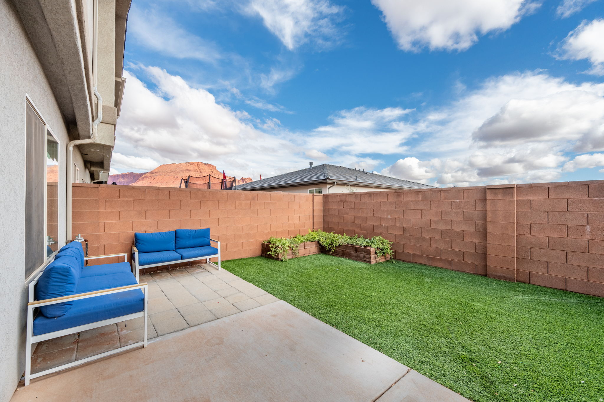 RED MOUNTAIN VISTAS TH - Residential