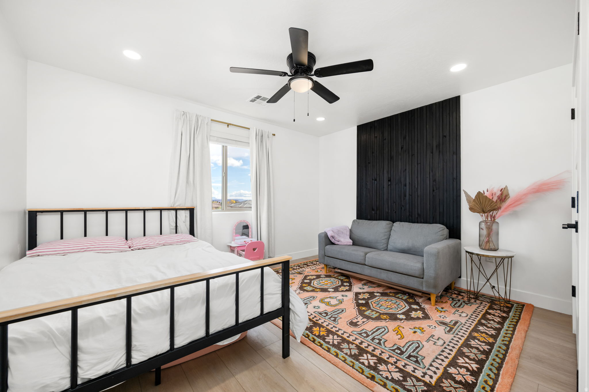 RED MOUNTAIN VISTAS TH - Residential