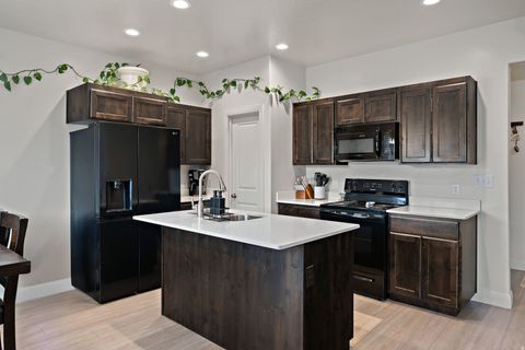 Tiny photo for 768 N OLD FORT DR, Spanish Fork, UT 84660 (MLS # 2134236)