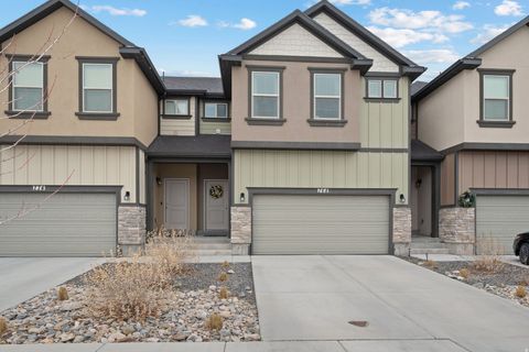 Photo of 768 N OLD FORT DR, Spanish Fork, UT 84660 (MLS # 2134236)